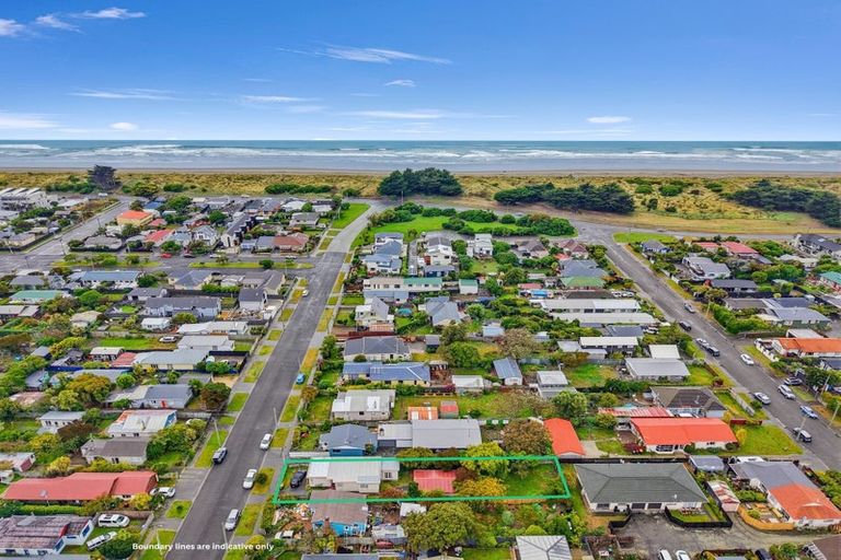 Photo of property in 47 Shackleton Street, New Brighton, Christchurch, 8061