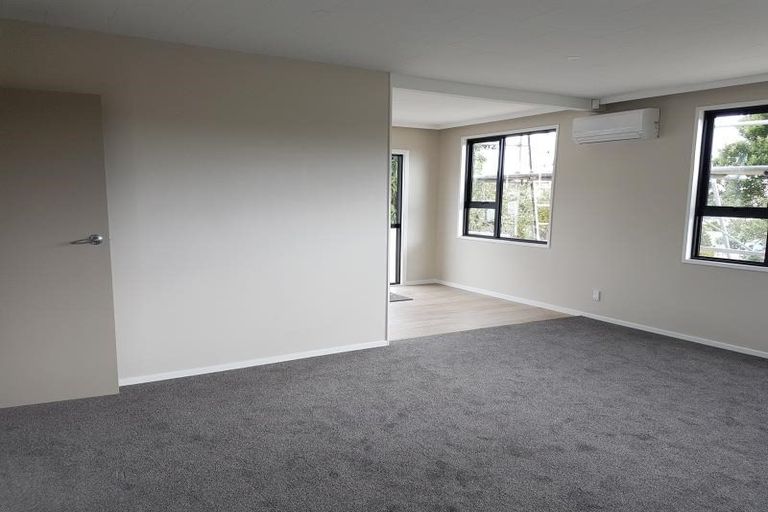 Photo of property in 2 Quinn Grove, Ranui, Porirua, 5024