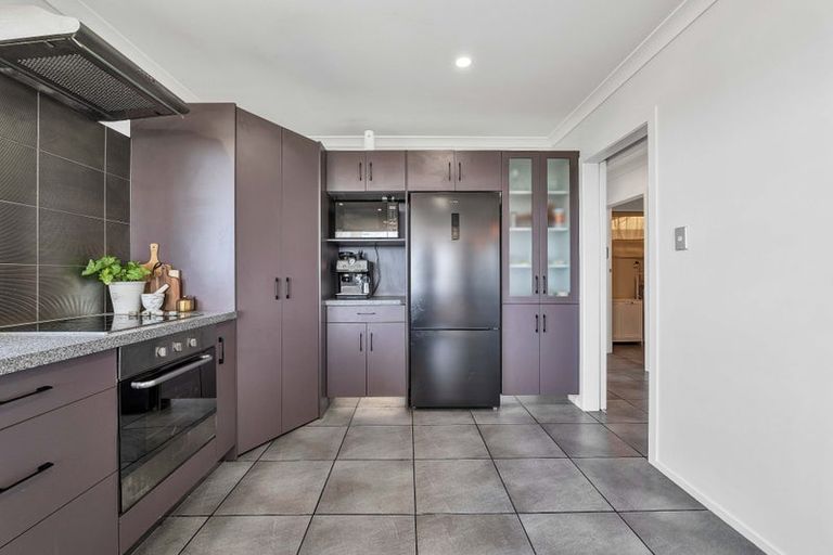 Photo of property in 29 Whakapaki Street, Urenui, 4375
