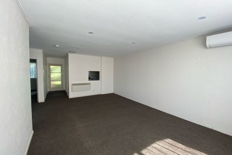 Photo of property in 10 Martin Grove, Normandale, Lower Hutt, 5010