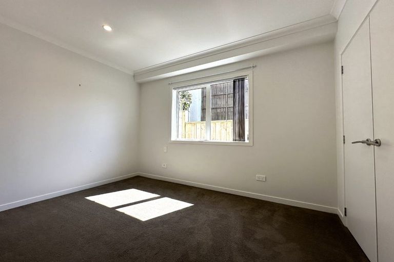 Photo of property in 26b Stottholm Road, Titirangi, Auckland, 0604