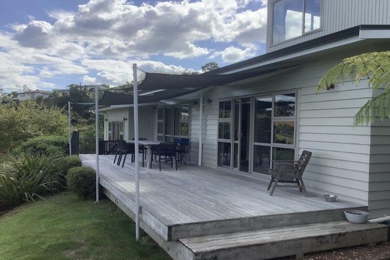 Photo of property in 27 Matheson Road, Red Beach, 0932