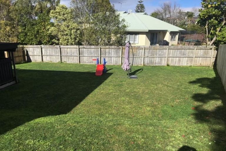 Photo of property in 31 Lyndhurst Road, Te Atatu South, Auckland, 0610