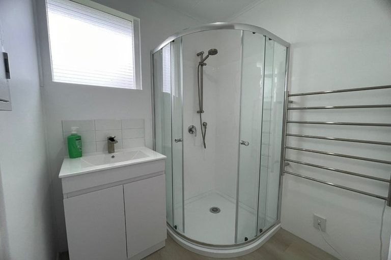 Photo of property in 23 Colwill Road, Massey, Auckland, 0614