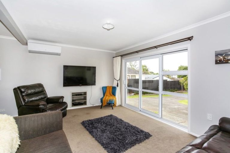 Photo of property in 22 Sandspit Road, Waiuku, 2123