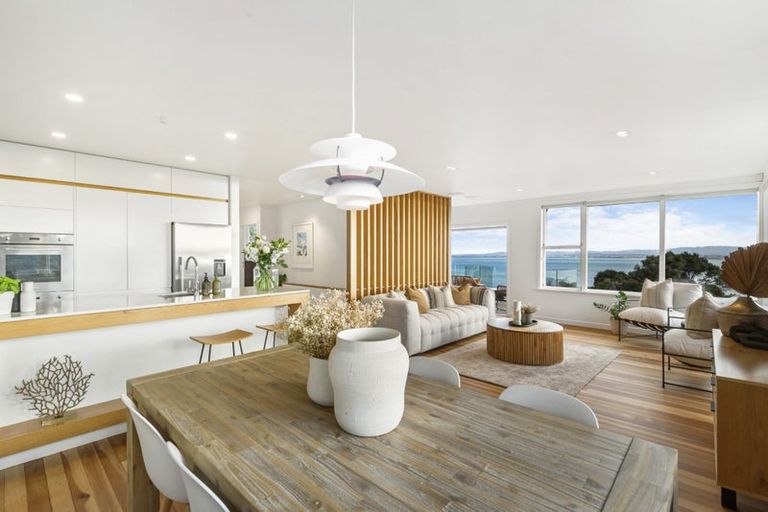 Photo of property in 1/106 Island Bay Road, Beach Haven, Auckland, 0626