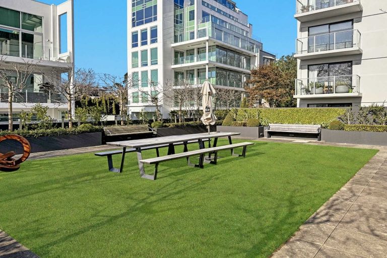 Photo of property in 402/18 Carlton Mill Road, Merivale, Christchurch, 8014