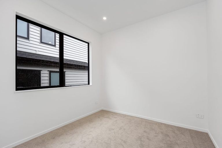 Photo of property in 24 Kikorangi Drive, Wainui, 0992