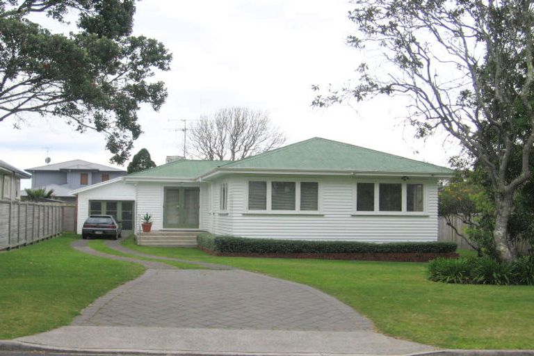 Photo of property in 32 Hinewa Road, Otumoetai, Tauranga, 3110