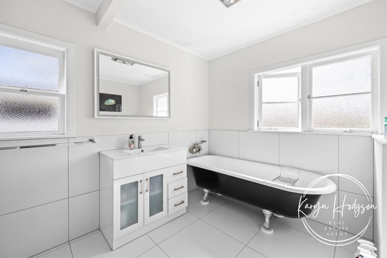 Photo of property in 103 Hurndall Street East, Maungaturoto, 0520