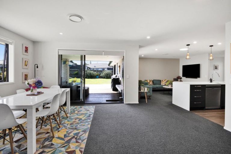 Photo of property in 10 Mercade Close, Stratford, 4332
