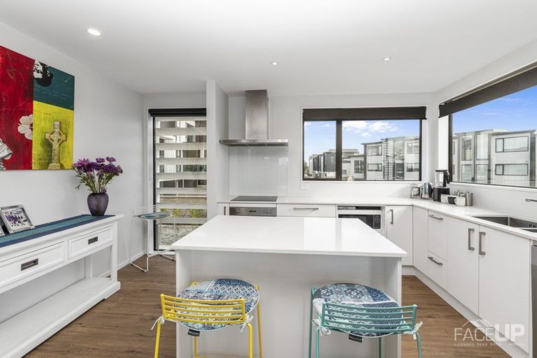 Photo of property in 14 Memorial Park Lane, Hobsonville, Auckland, 0618