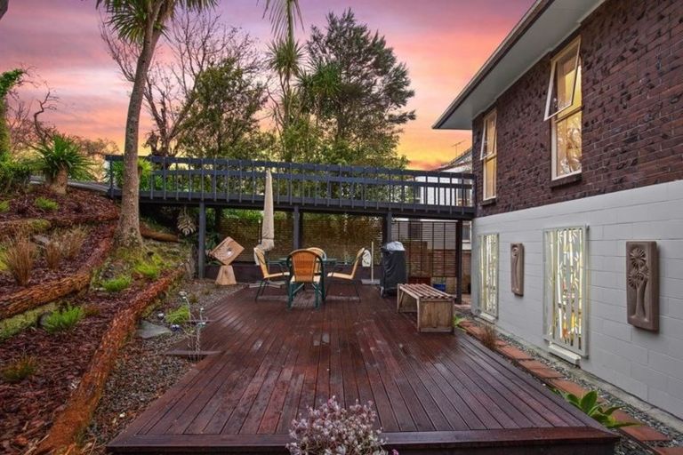 Photo of property in 83a Colwill Road, Massey, Auckland, 0614