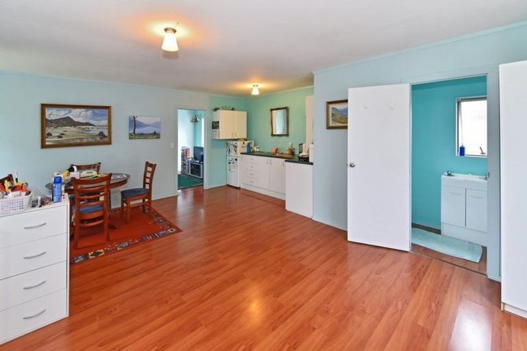 Photo of property in 16 Claymore Street, Manurewa, Auckland, 2102