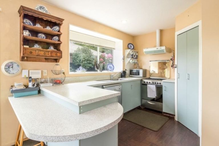 Photo of property in 1/6 Innisfree Place, Northwood, Christchurch, 8051