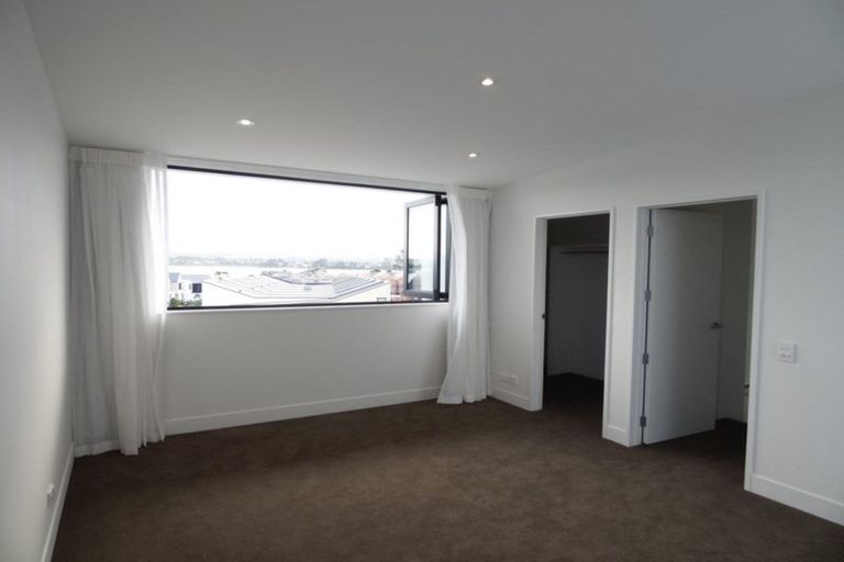 Photo of property in 242 Hobsonville Point Road, Hobsonville, Auckland, 0616