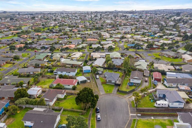 Photo of property in 12 Crispian Place, Weymouth, Auckland, 2103
