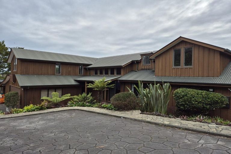 Photo of property in 1 The Knoll, Greenhithe, Auckland, 0632