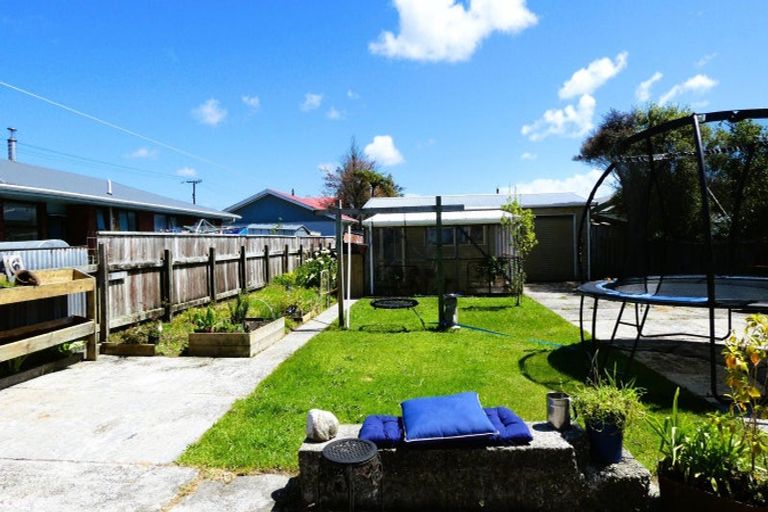 Photo of property in 80 Derby Street, Westport, 7825