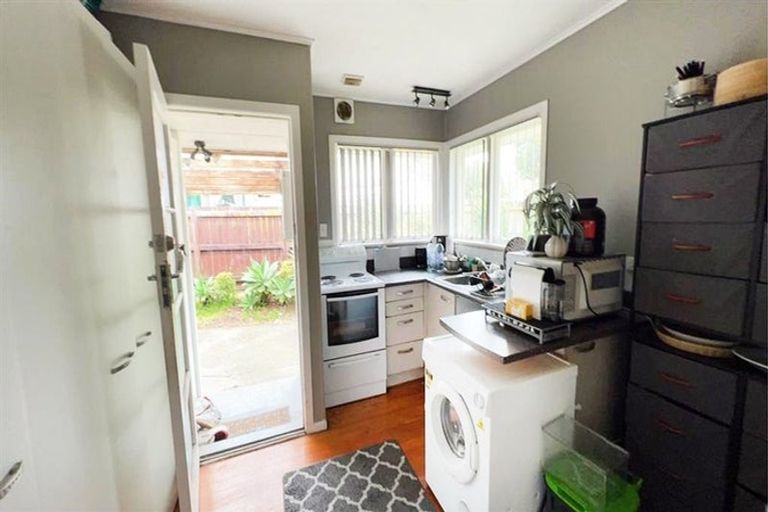 Photo of property in 33a Cambridge Terrace, Papatoetoe, Auckland, 2025