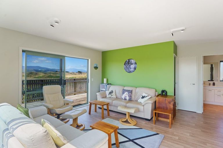 Photo of property in 17 Henham Lane, Waikawa Beach, Levin, 5573
