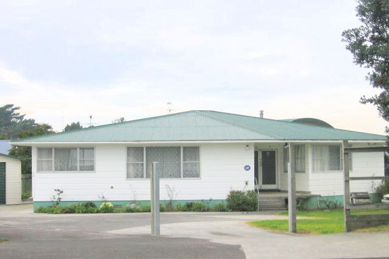 Photo of property in 141 Don Buck Road, Massey, Auckland, 0614