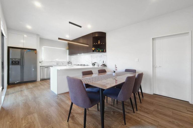 Photo of property in 16b Goodfellow Lane, Flat Bush, Auckland, 2019