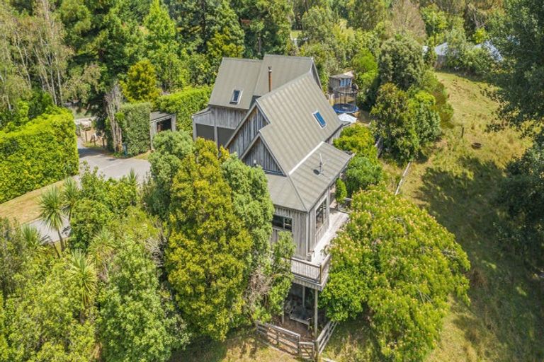 Photo of property in 120 Heatherlea Road West, Levin, 5575