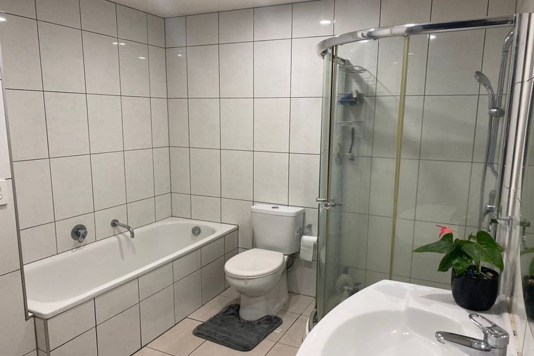 Photo of property in 69a/3 Chivalry Road, Glenfield, Auckland, 0629