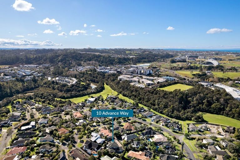 Photo of property in 10 Advance Way, Albany, Auckland, 0632