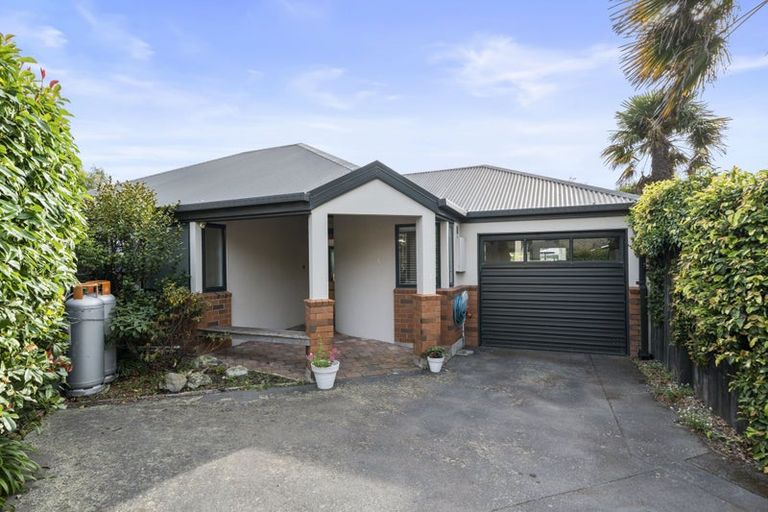 Photo of property in 6b Saint Leonards Square, Sumner, Christchurch, 8081