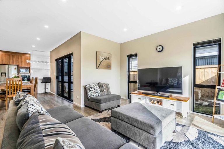 Photo of property in 3 Sapwood Crescent, Takanini, 2110