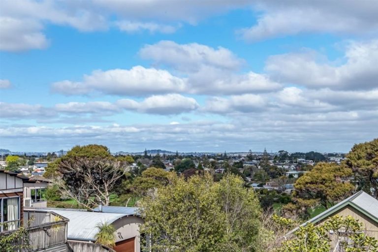 Photo of property in 123b Colwill Road, Massey, Auckland, 0614