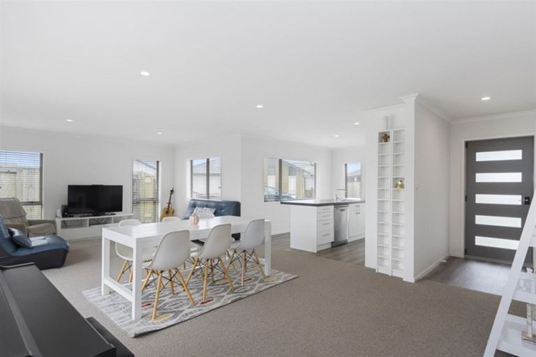 Photo of property in 23 Oka Street, Papamoa Beach, Papamoa, 3118