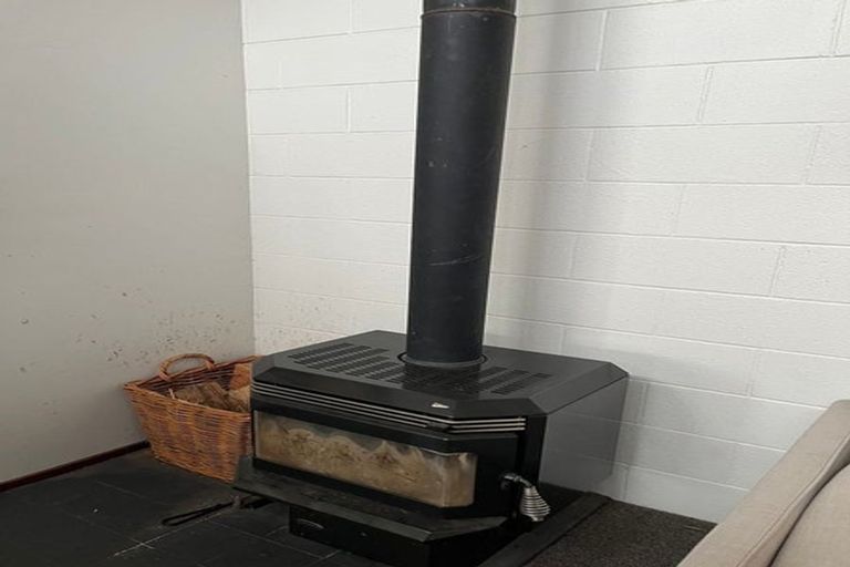 Photo of property in 43 Great North Road, Waipawa, 4210