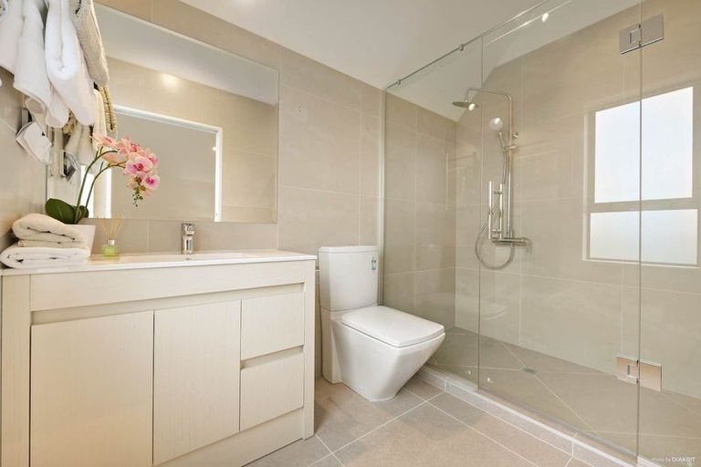 Photo of property in 6 Koropiko Lane, Flat Bush, Auckland, 2019