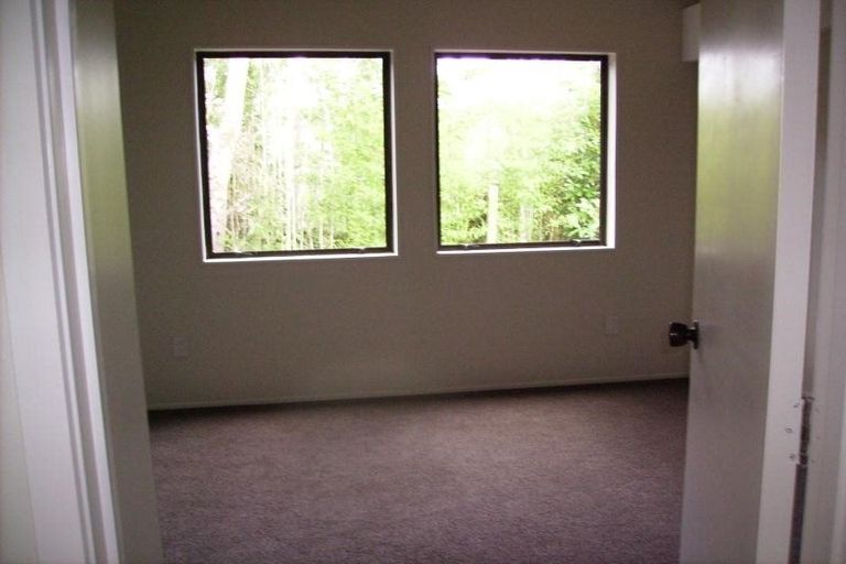 Photo of property in 2/4 Catrina Avenue, Birkenhead, Auckland, 0626