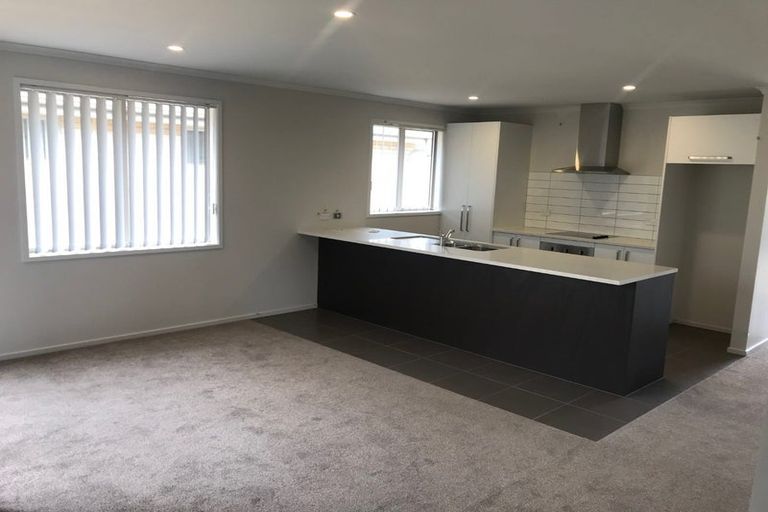 Photo of property in 19 Perla Road, Pukekohe, 2120