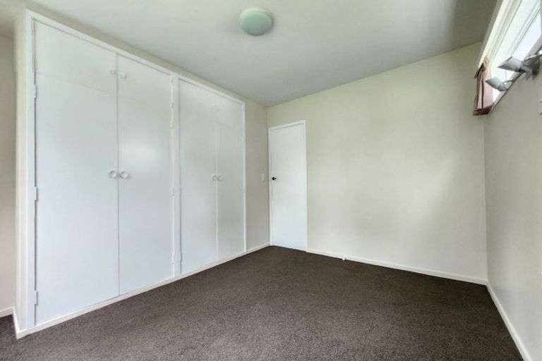 Photo of property in 2/3 Torwood Road, Khandallah, Wellington, 6035