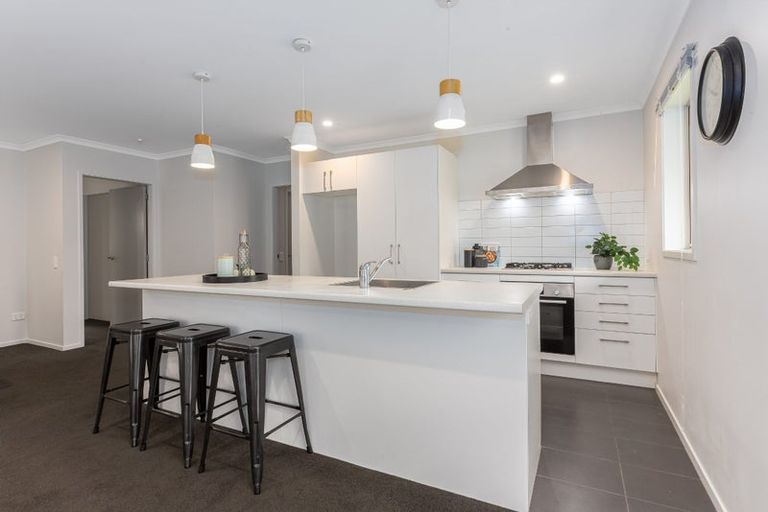 Photo of property in 26 Mooring Close, Whitby, Porirua, 5024