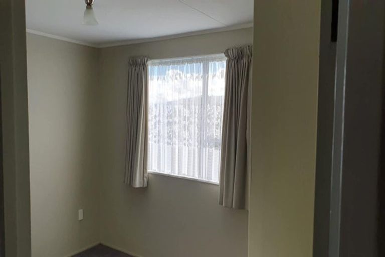 Photo of property in 50 Aniseed Grove, Timberlea, Upper Hutt, 5018