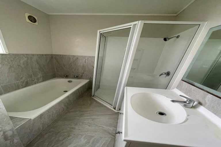 Photo of property in 65 Lauderdale Road, Birkdale, Auckland, 0626