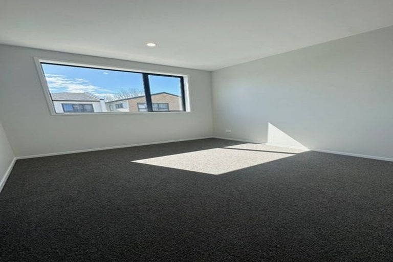 Photo of property in 365a Don Buck Road, Massey, Auckland, 0614