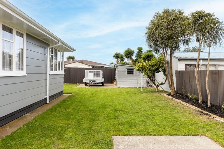 Photo of property in 10 Wallis Place, Onekawa, Napier, 4110