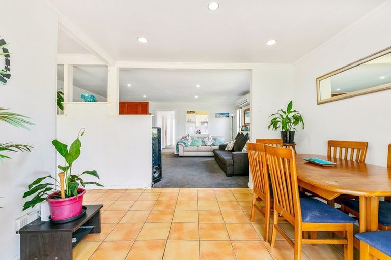 Photo of property in 57 Lynwood Road, New Lynn, Auckland, 0600