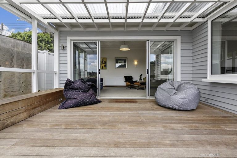 Photo of property in 28 Eden Street, Island Bay, Wellington, 6023