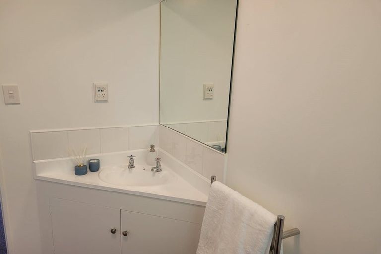 Photo of property in 22f2 Mccoll Street, Vogeltown, Wellington, 6021
