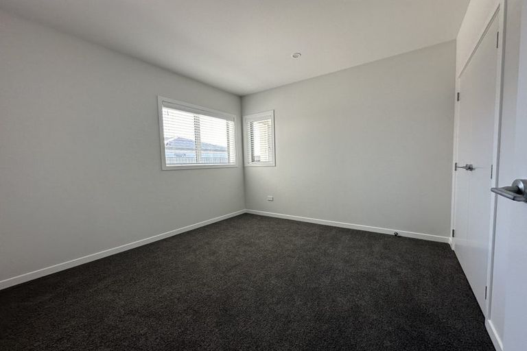 Photo of property in 6 George Yee Place, Taradale, 4112