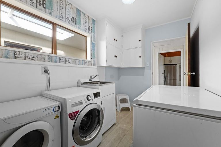 Photo of property in 15 Quin Crescent, Hawera, 4610