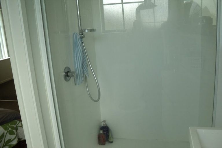 Photo of property in 8a Diosma Place, Botany Downs, Auckland, 2010